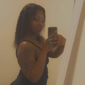 Meet your Posher, Aisha